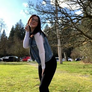 Meet your Posher, Cassandra